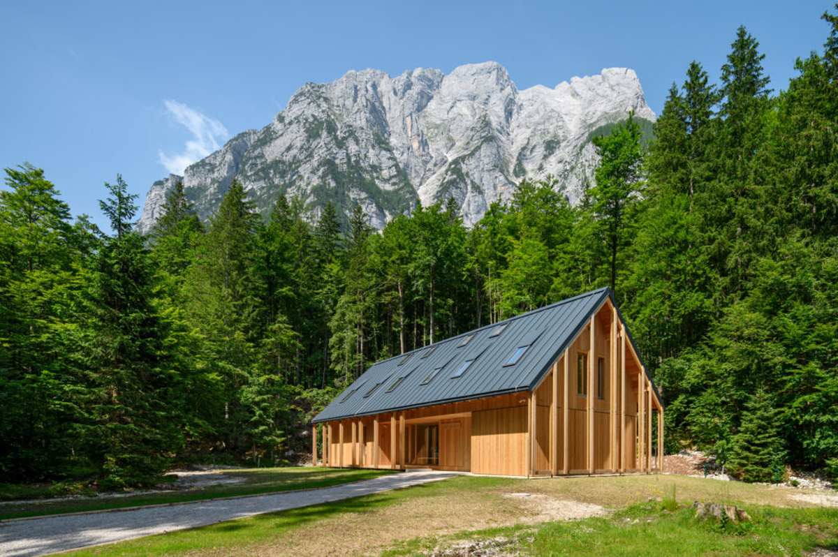 Gustlnov dom in Vrata Valley